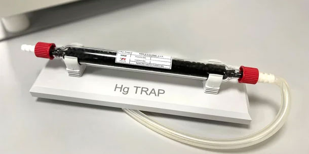 Hg trap
